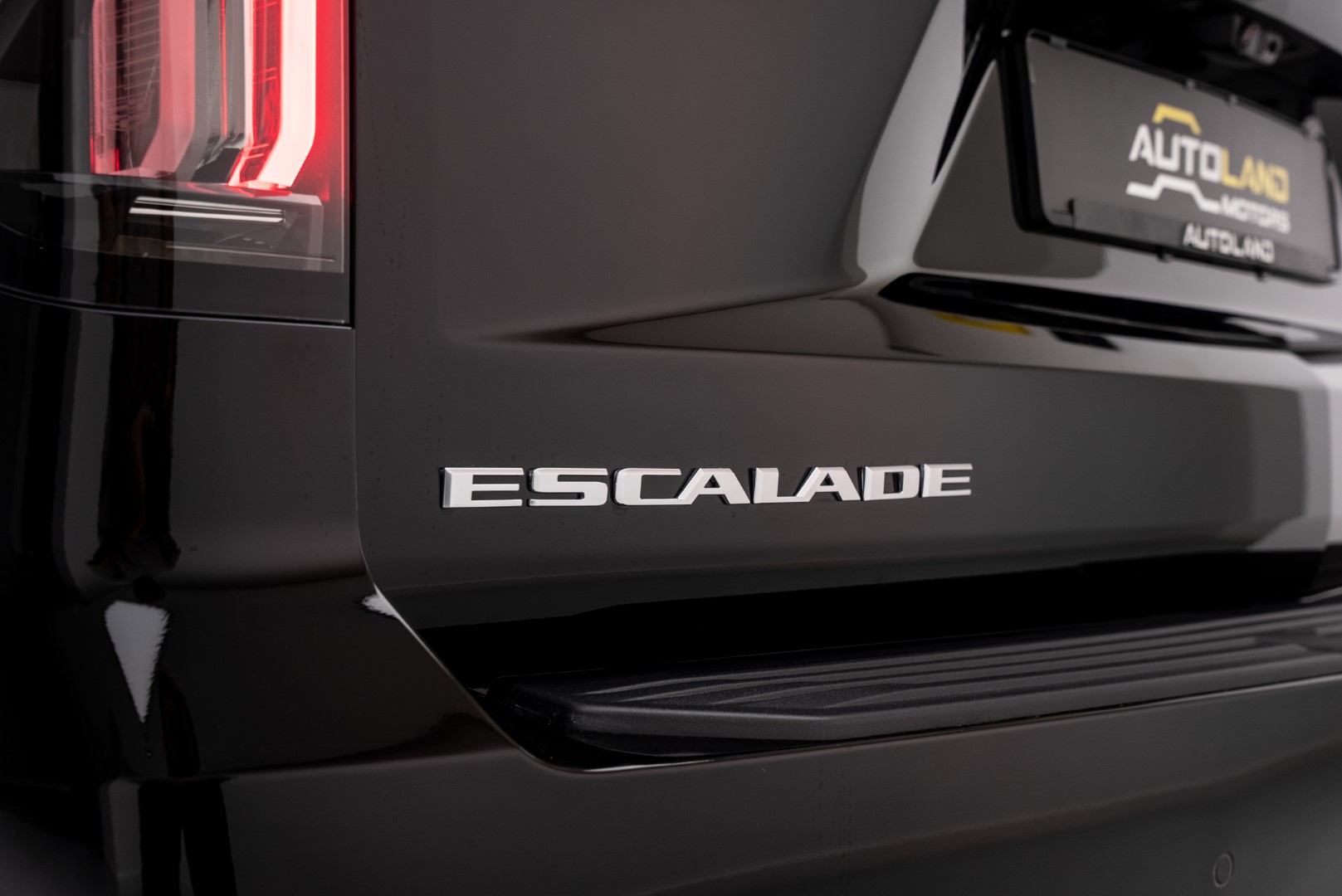 2024 | CADILLAC ESCALADE SPORT PLATINUM ( GCC SPECS, WARRANTY AND SERVICE CONTRACT)